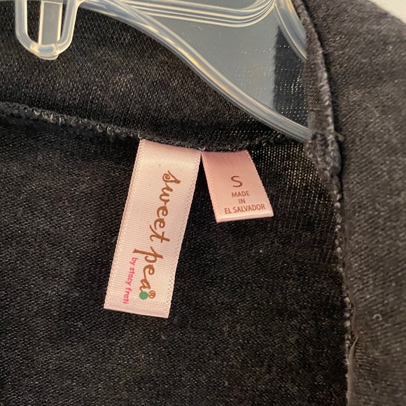 Sweet Pea dark gray cropped long-sleeved tie front sweater size small - Picture 4 of 5